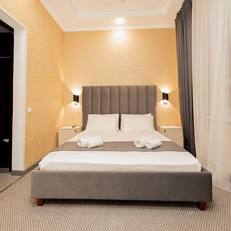 אסטנה "Rush Hotel" מראה חיצוני תמונה